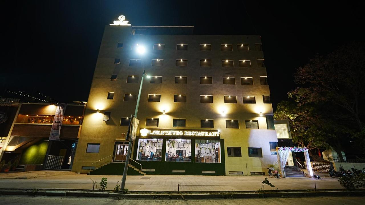L P Regency, Πούνε Εξωτερικό φωτογραφία
