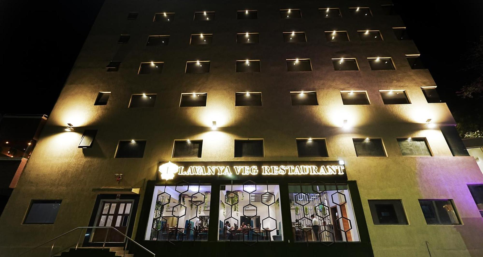 L P Regency, Πούνε Εξωτερικό φωτογραφία