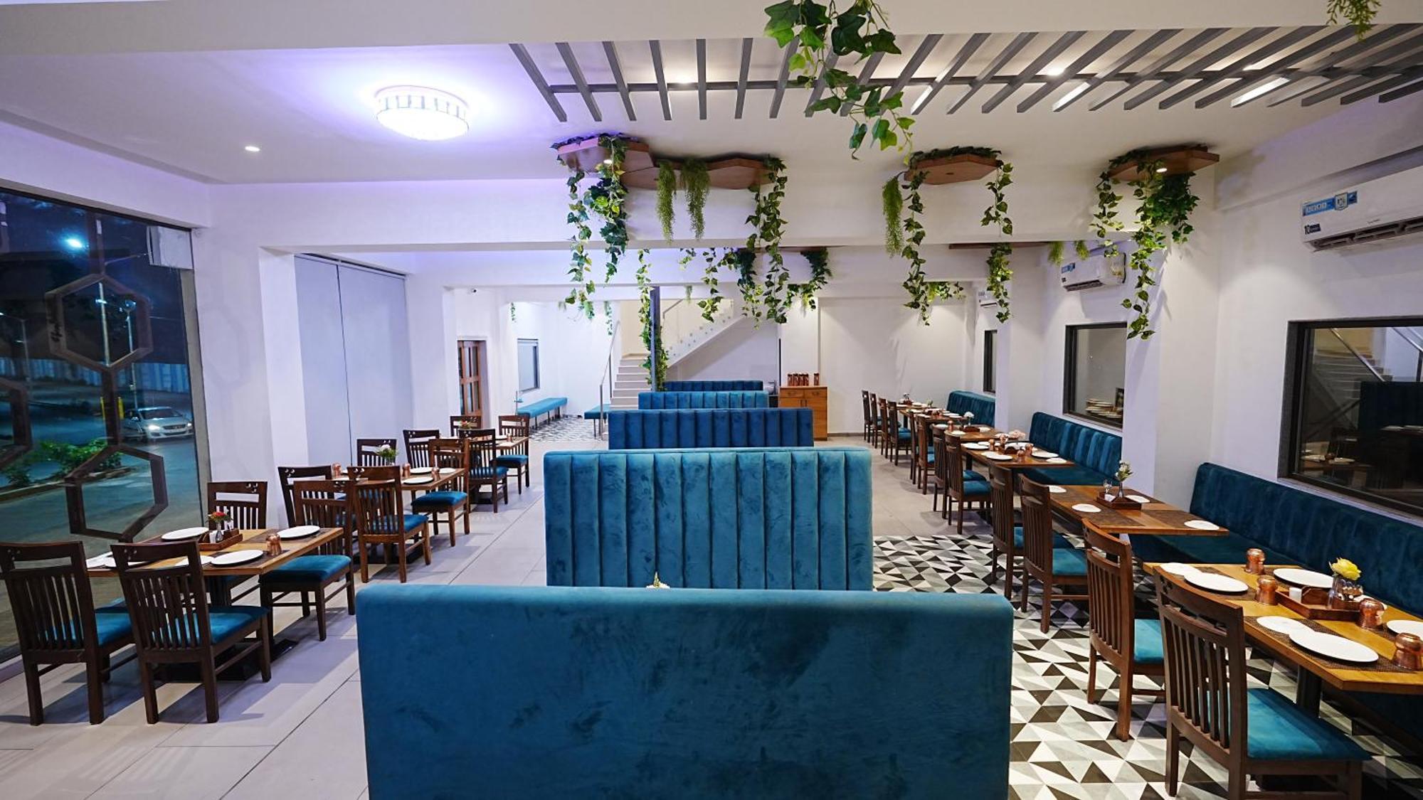 L P Regency, Πούνε Εξωτερικό φωτογραφία